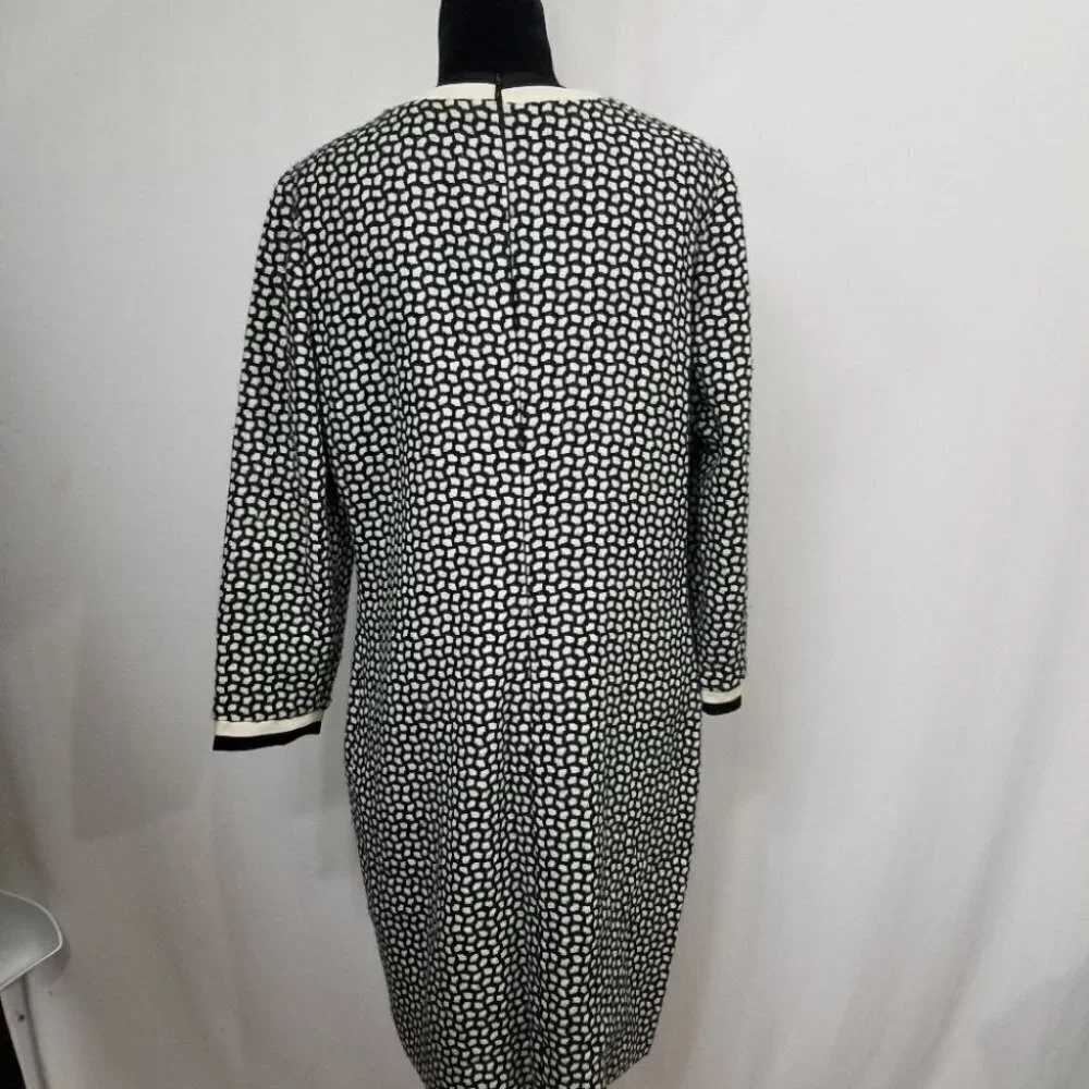 Carolina Herrera Black and White Patterned Long Coat Dress - Picture 2 of 6